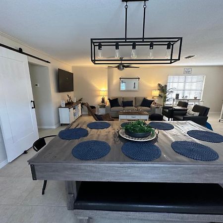 Three Treasures Beach House Ню Смирна Бийч Екстериор снимка